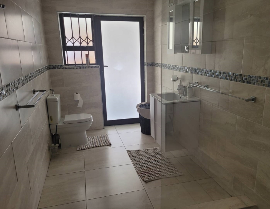 5 Bedroom Property for Sale in Goodwood Park Western Cape
